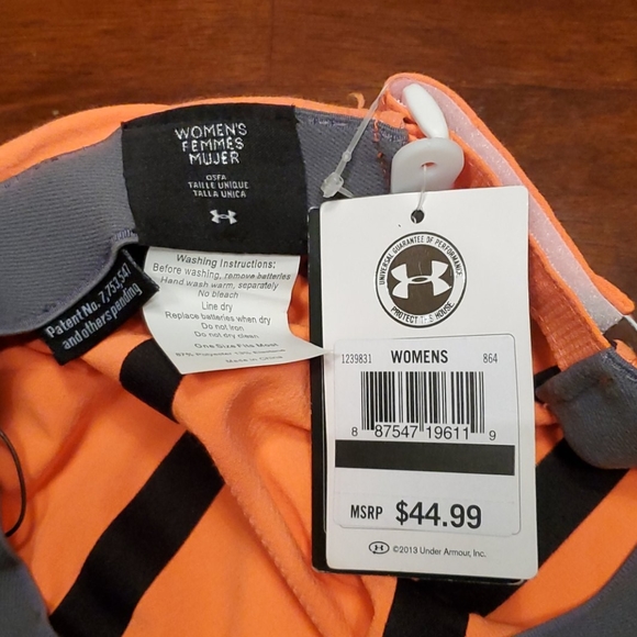 COPY - NWT Womens Under Armour Qualifier lighted run cap - Picture 9 of 9